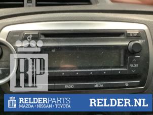 Gebruikte Radio CD Speler Toyota Yaris III (P13) 1.0 12V VVT-i Prijs € 90,00 Margeregeling aangeboden door Relder Parts B.V.