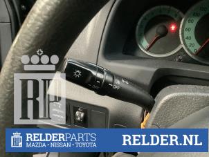 Gebruikte Pinker Schakelaar Toyota Corolla Verso (R10/11) 1.6 16V VVT-i Prijs € 25,00 Margeregeling aangeboden door Relder Parts B.V.