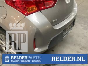 Gebruikte Achterbumper Toyota Auris (E18) 1.8 16V Hybrid Prijs € 300,00 Margeregeling aangeboden door Relder Parts B.V.
