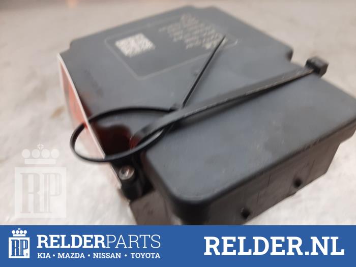 ABS Computer van een Toyota Yaris III (P13) 1.0 12V VVT-i 2014