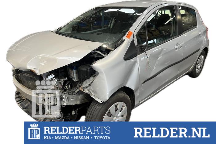 ABS Computer van een Toyota Yaris III (P13) 1.0 12V VVT-i 2014