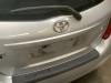 Achterklep Handgreep van een Toyota Yaris III (P13) 1.0 12V VVT-i 2014