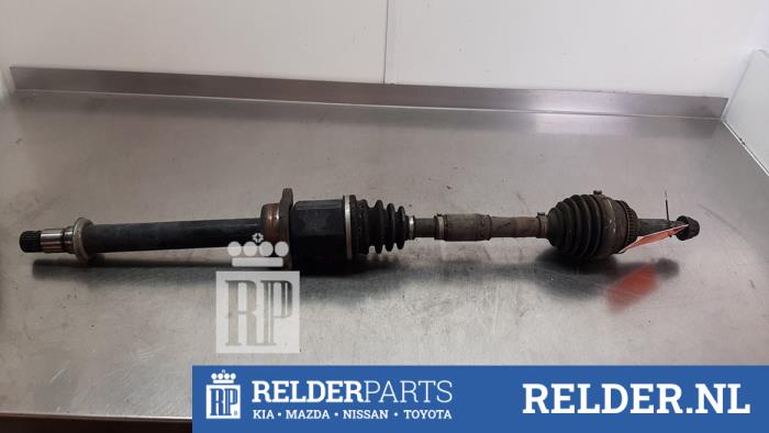 Gebruikte Steekas rechts-voor Toyota Avensis (T25/B1B) 2.0 16V VVT-i D4 Prijs € 55,00 Margeregeling aangeboden door Relder Parts B.V.