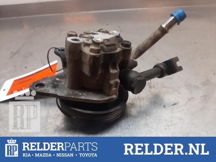 Gebruikte Servopomp Nissan Navara (D40) 2.5 dCi 16V 4x4 Prijs € 60,00 Margeregeling aangeboden door Relder Parts B.V.