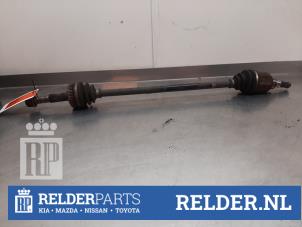 Gebruikte Steekas links-achter Nissan Qashqai (J10) 2.0 16V 4x4 Prijs € 40,00 Margeregeling aangeboden door Relder Parts B.V.