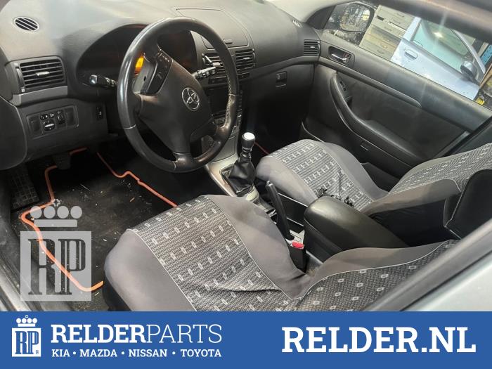 Gebruikte Servopomp Toyota Avensis Wagon (T25/B1E) 2.0 16V D-4D-F Prijs € 45,00 Margeregeling aangeboden door Relder Parts B.V.