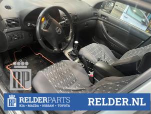 Gebruikte Servopomp Toyota Avensis Wagon (T25/B1E) 2.0 16V D-4D-F Prijs € 45,00 Margeregeling aangeboden door Relder Parts B.V.