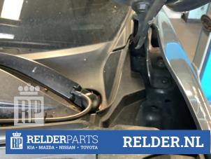 Gebruikte Motorkap Scharnier Mazda MX-30 e-SkyActiv 145 Prijs € 100,00 Margeregeling aangeboden door Relder Parts B.V.