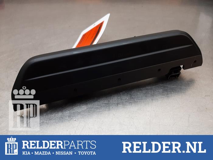 Gebruikte Display Interieur Mazda MX-30 e-SkyActiv 145 Prijs € 50,00 Margeregeling aangeboden door Relder Parts B.V.