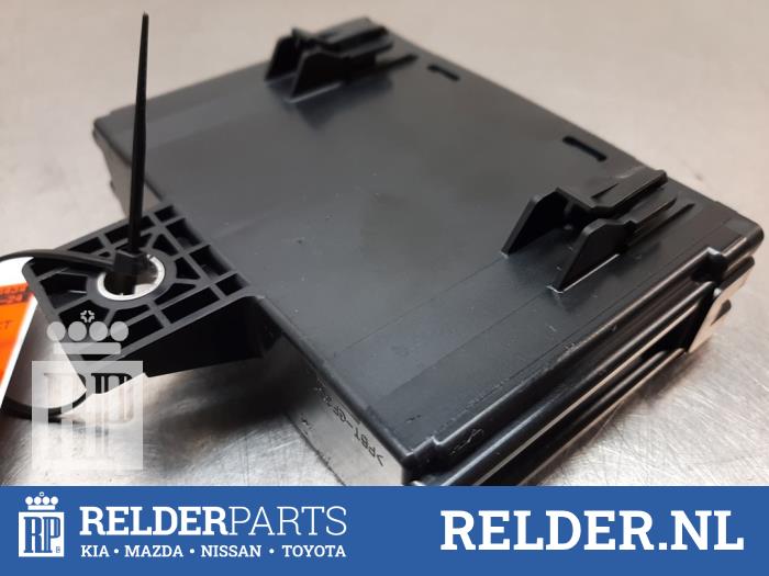 Gebruikte Deur module Mazda MX-30 e-SkyActiv 145 Prijs € 75,00 Margeregeling aangeboden door Relder Parts B.V.