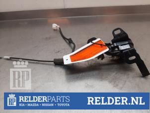 Gebruikte Deurslot Mechaniek 4Deurs links-achter Mazda MX-30 e-SkyActiv 145 Prijs € 35,00 Margeregeling aangeboden door Relder Parts B.V.