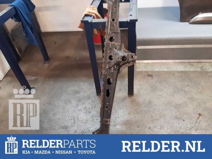 Gebruikte Motorbalk Toyota Auris (E18) 1.8 16V Hybrid Prijs € 50,00 Margeregeling aangeboden door Relder Parts B.V.
