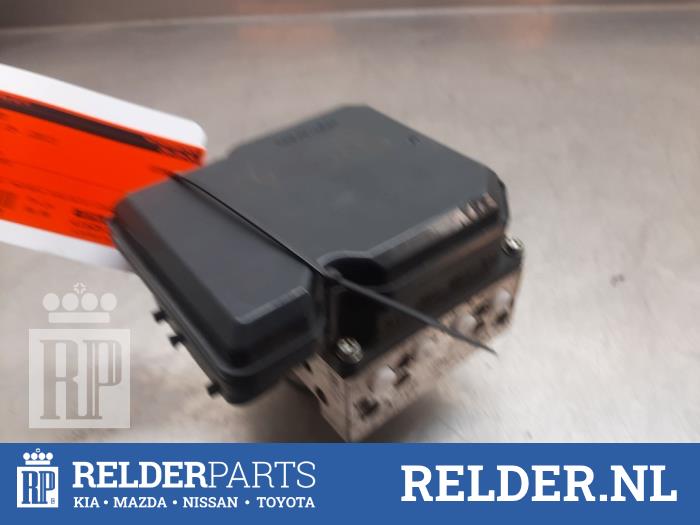 Gebruikte Computer ABS Nissan Juke (F15) 1.6 16V Prijs € 90,00 Margeregeling aangeboden door Relder Parts B.V.