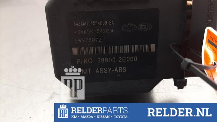 Gebruikte ABS Computer Kia Sportage (JE) 2.0 CVVT 16V 4x2 Prijs € 90,00 Margeregeling aangeboden door Relder Parts B.V.