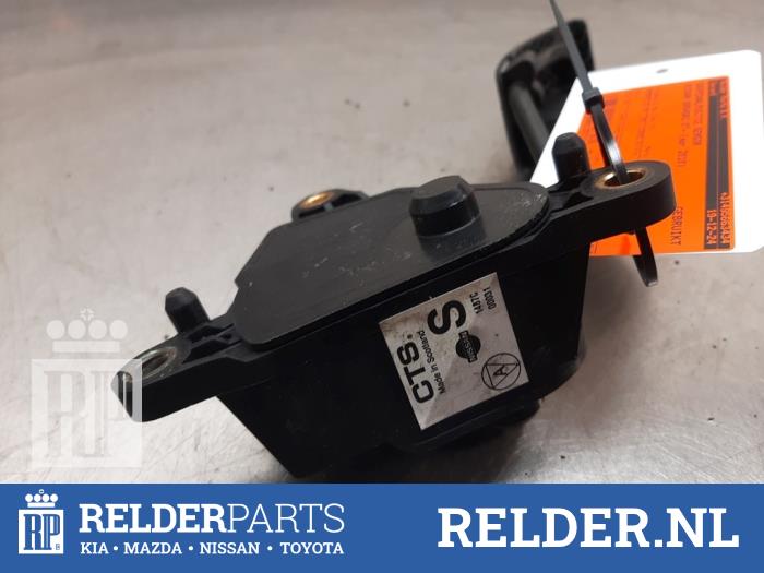 Gebruikte Gaspedaalpositie Sensor Nissan Qashqai (J10) 2.0 16V 4x4 Prijs € 75,00 Margeregeling aangeboden door Relder Parts B.V.