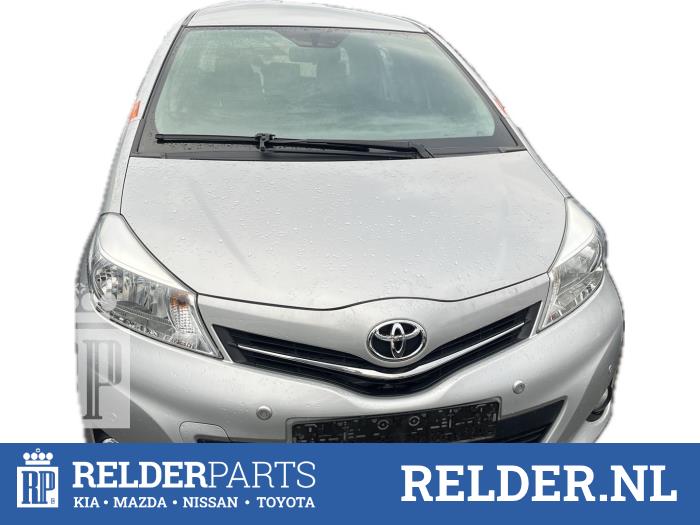 Gordelspanner rechts achter van een Toyota Yaris III (P13) 1.0 12V VVT-i 2013
