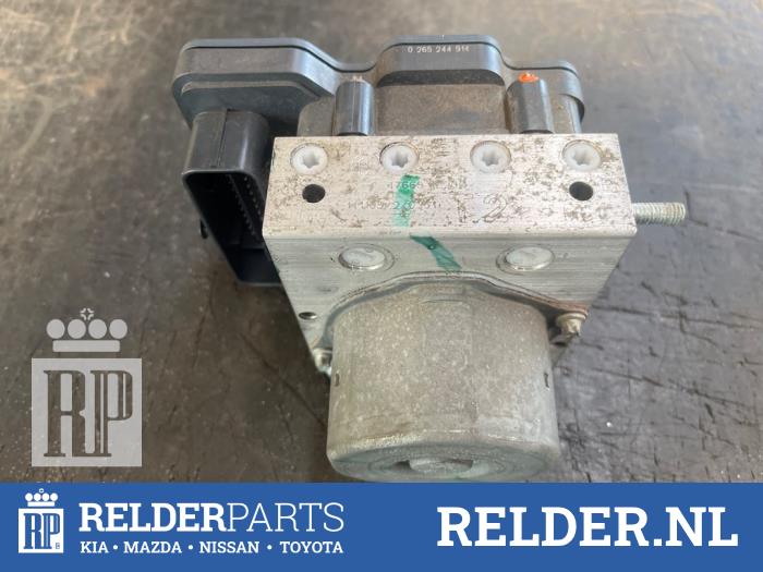 ABS Computer van een Nissan Qashqai (J10) 2.0 16V 2010