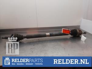 Gebruikte Aandrijfas rechts-voor Kia Cee'd Sportswagon (JDC5) 1.6 CRDi 16V VGT Prijs € 75,00 Margeregeling aangeboden door Relder Parts B.V.