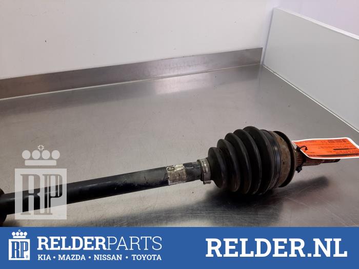Gebruikte Aandrijfas rechts-voor Toyota Yaris III (P13) 1.4 D-4D-F Prijs € 40,00 Margeregeling aangeboden door Relder Parts B.V.