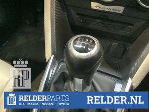 Gebruikte Pookknop Mazda 2 (DJ/DL) 1.5 SkyActiv-G 90 Prijs € 50,00 Margeregeling aangeboden door Relder Parts B.V.