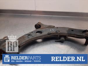 Gebruikte Triangel links-voor Mazda CX-7 2.2 MZR-CD 16V Prijs € 45,00 Margeregeling aangeboden door Relder Parts B.V.