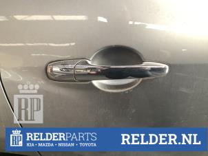 Gebruikte Portiergreep 4Deurs rechts-achter Mazda CX-7 2.2 MZR-CD 16V Prijs € 25,00 Margeregeling aangeboden door Relder Parts B.V.