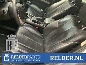 Gebruikte Bekleding Set (compleet) Mazda CX-7 2.2 MZR-CD 16V Prijs € 200,00 Margeregeling aangeboden door Relder Parts B.V.