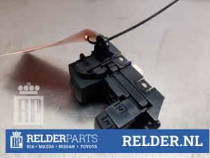 Gebruikte Handrem schakelaar Toyota Yaris Cross (PB1/PJ1) 1.5 12V Hybrid 115 Prijs € 30,00 Margeregeling aangeboden door Relder Parts B.V.