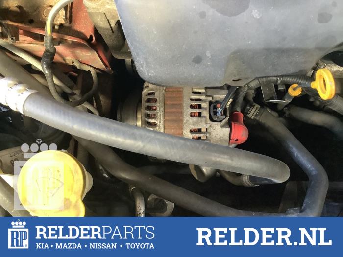 Gebruikte Dynamo Nissan Qashqai (J10) 2.0 16V 4x4 Prijs € 35,00 Margeregeling aangeboden door Relder Parts B.V.