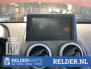 Gebruikte Display Interieur Nissan Qashqai (J10) 2.0 16V 4x4 Prijs € 125,00 Margeregeling aangeboden door Relder Parts B.V.