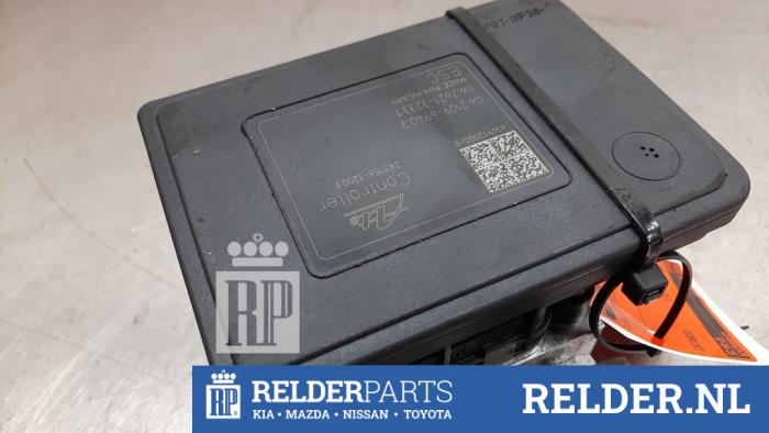 ABS Computer van een Nissan Note (E12) 1.2 DIG-S 98 2014