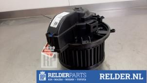 Gebruikte Kachel Ventilatiemotor Toyota Aygo X 1.0 12V VVT-i Prijs € 75,00 Margeregeling aangeboden door Relder Parts B.V.