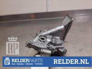 Gebruikte Oliepomp Toyota Prius Plus (ZVW4) 1.8 Hybrid 16V Prijs € 50,00 Margeregeling aangeboden door Relder Parts B.V.
