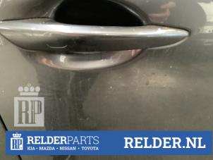Gebruikte Deurgreep 4Deurs rechts-voor Mazda 3 (BP) 2.0 SkyActiv-G 122 M Hybrid 16V Prijs € 50,00 Margeregeling aangeboden door Relder Parts B.V.