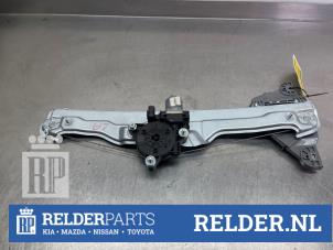 Gebruikte Raammechaniek 4Deurs links-achter Kia Sportage (NQ5) 1.6 T-GDi Hybrid 16V Prijs € 100,00 Margeregeling aangeboden door Relder Parts B.V.