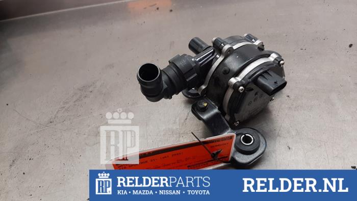Gebruikte Waterpomp Kia Sportage (NQ5E) 1.6 T-GDi Hybrid 16V Prijs € 200,00 Margeregeling aangeboden door Relder Parts B.V.