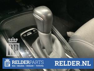 Gebruikte Pookknop Toyota Corolla Touring Sport (E21/EH1) 1.8 16V Hybrid Prijs € 100,00 Margeregeling aangeboden door Relder Parts B.V.