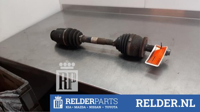 Gebruikte Aandrijfas rechts-voor Kia Sorento III (UM) 2.2 CRDi 16V VGT 4x4 Prijs € 150,00 Margeregeling aangeboden door Relder Parts B.V.