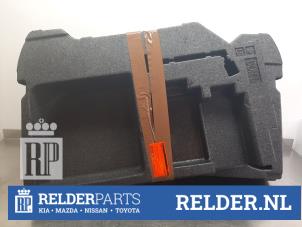 Gebruikte Reservewielbak Mazda 3 Sport (BP) 2.0 SkyActiv-G 122 Mild Hybrid 16V Prijs € 75,00 Margeregeling aangeboden door Relder Parts B.V.