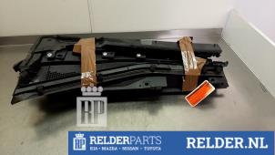 Gebruikte Paravent Mazda 3 Sport (BP) 2.0 SkyActiv-G 122 Mild Hybrid 16V Prijs € 50,00 Margeregeling aangeboden door Relder Parts B.V.