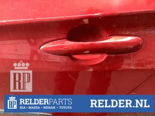 Gebruikte Portiergreep 4Deurs links-achter Toyota Prius (ZVW5) 1.8 16V Hybrid Prijs € 50,00 Margeregeling aangeboden door Relder Parts B.V.