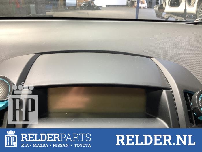 Gebruikte Display Interieur Kia Cee'd Sporty Wagon (EDF) 1.6 16V Prijs € 75,00 Margeregeling aangeboden door Relder Parts B.V.