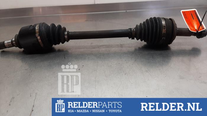 Gebruikte Steekas links-voor Toyota Auris (E15) 1.6 Dual VVT-i 16V Prijs € 40,00 Margeregeling aangeboden door Relder Parts B.V.