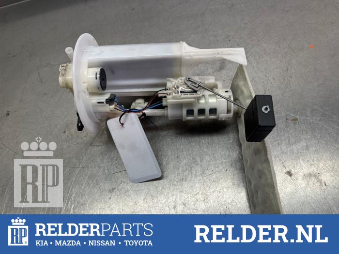 Gebruikte Tank element Pomp Toyota Verso S 1.33 16V Dual VVT-I Prijs € 70,00 Margeregeling aangeboden door Relder Parts B.V.