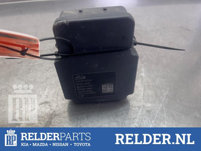 Gebruikte ABS Computer Toyota Yaris III (P13) 1.33 16V Dual VVT-I Prijs € 75,00 Margeregeling aangeboden door Relder Parts B.V.