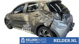 Gebruikte Schokdemper links-achter Toyota Yaris IV (P21/PA1/PH1) 1.5 12V Hybrid 115 Prijs € 40,00 Margeregeling aangeboden door Relder Parts B.V.