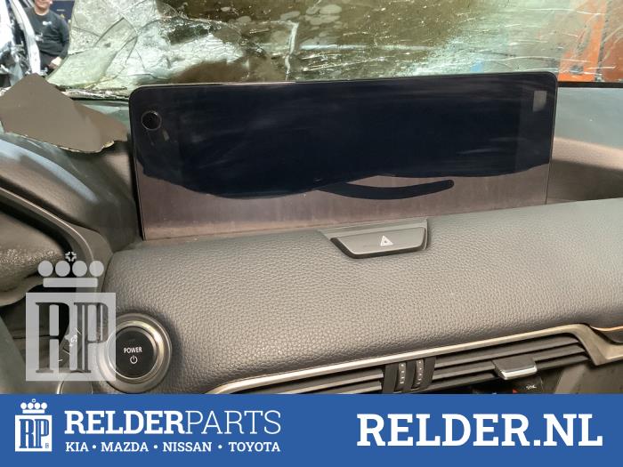 Gebruikte Display Interieur Mazda CX-60 (KH) 2.5 e-SkyActiv PHEV Prijs € 400,00 Margeregeling aangeboden door Relder Parts B.V.