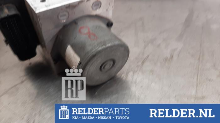 Gebruikte ABS Pomp Kia Cee'd (JDB5) 1.4 CRDi 16V Prijs € 90,00 Margeregeling aangeboden door Relder Parts B.V.