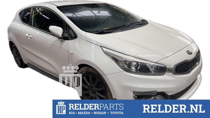 Dynamo van een Kia Cee'd (JDB5) 1.4 CRDi 16V 2015