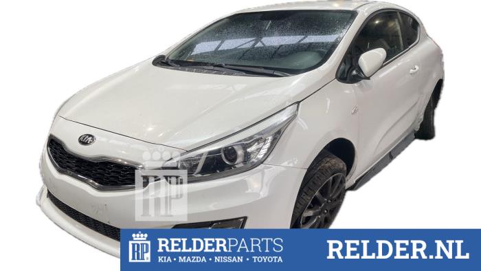 Dynamo van een Kia Cee'd (JDB5) 1.4 CRDi 16V 2015